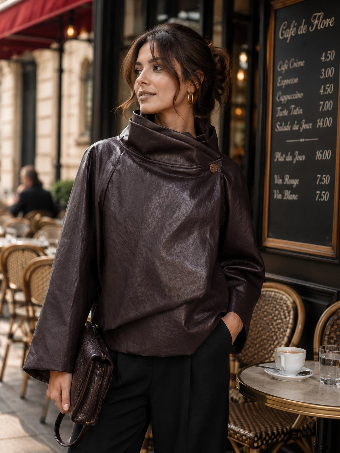 Leichte Jacke mit überkreuzten Stehkragen - Veganes Leder