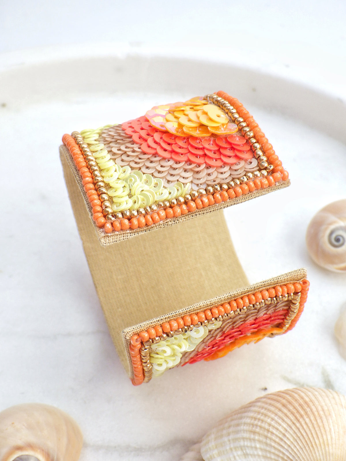 SALE - Armreif - Orange Blüten #08