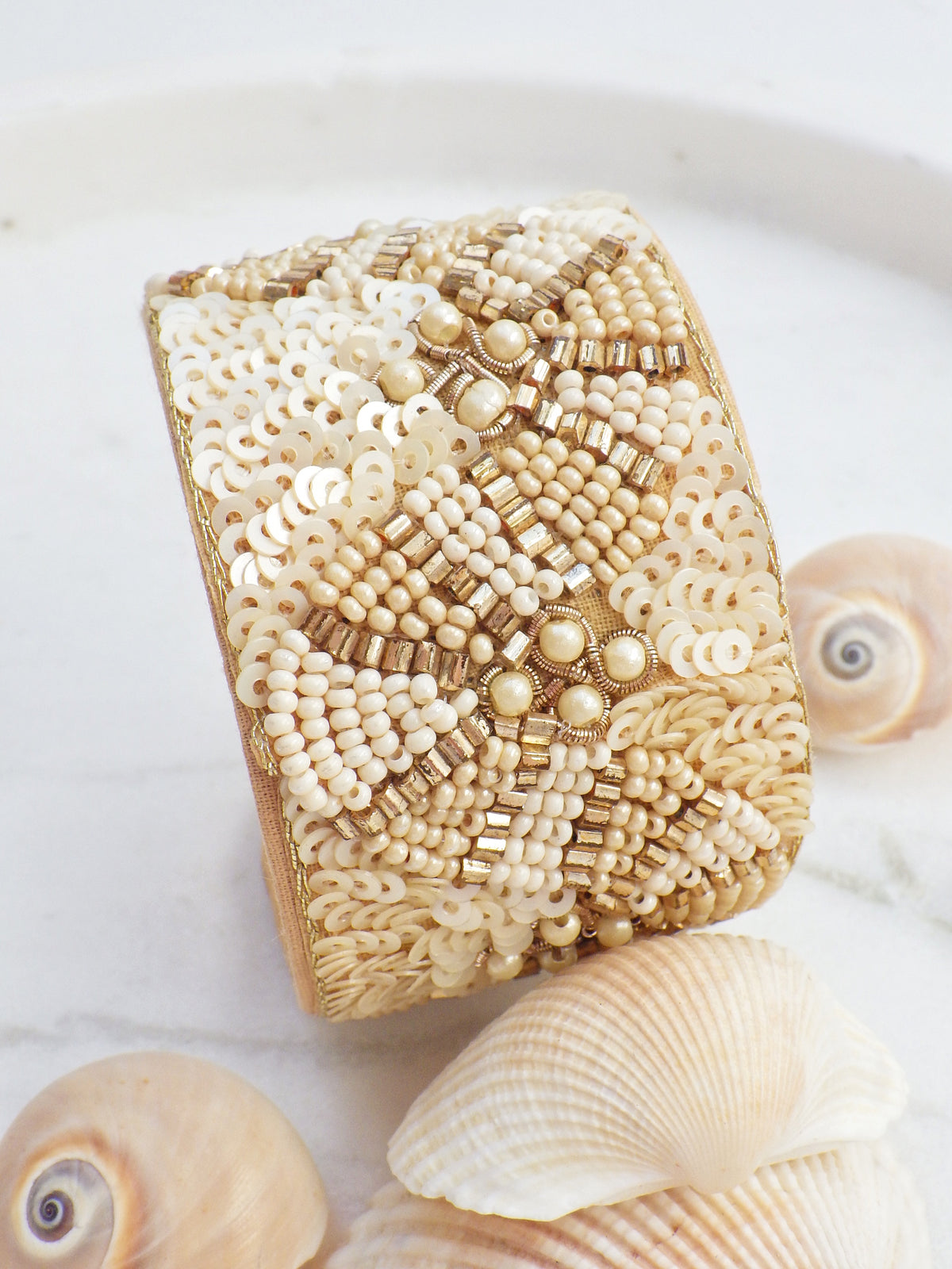 SALE - Armreif - Beige/goldene Welle #24