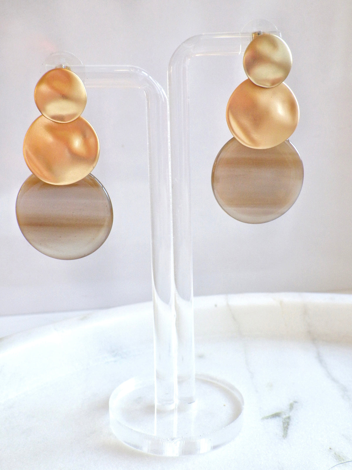 SALE ⭐️ Ohrringe - Goldene Plättchen mit Greige