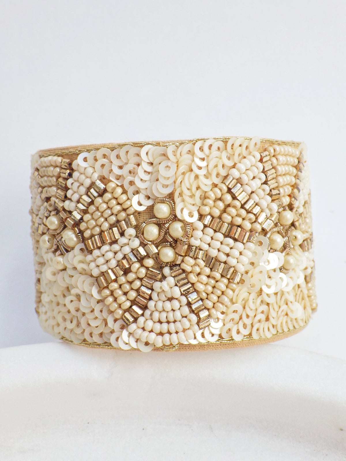 SALE - Armreif - Beige/goldene Welle #24