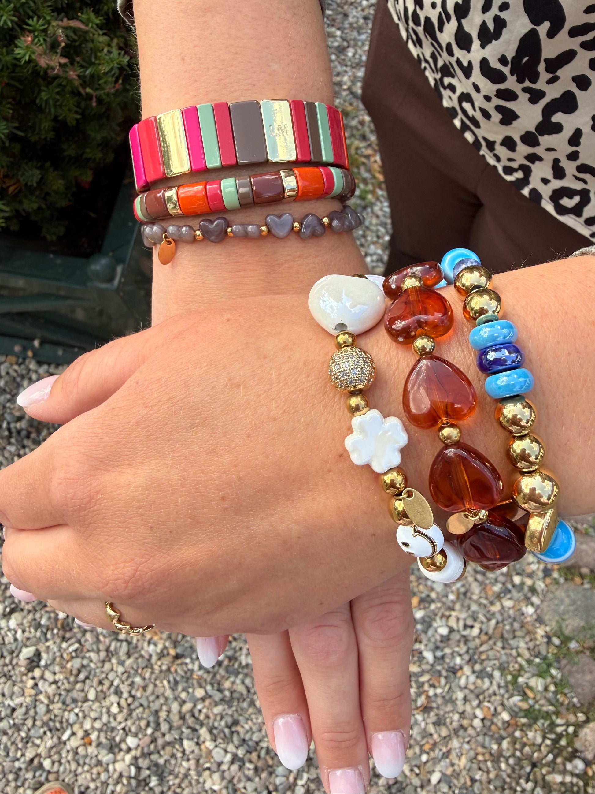 SALE - Lot 83 - Armband Transparente Herzen Braun