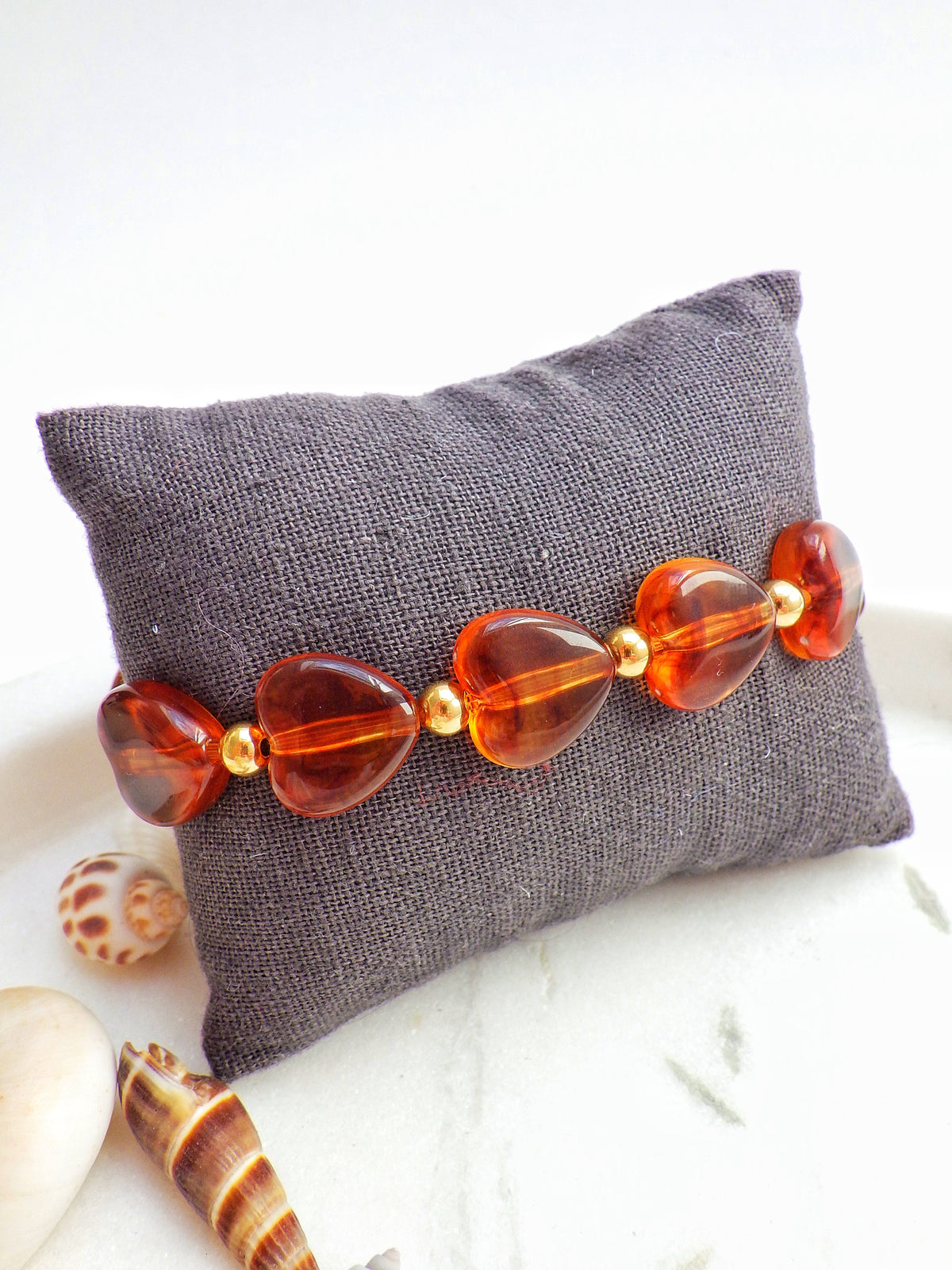 SALE - Lot 83 - Armband Transparente Herzen Braun