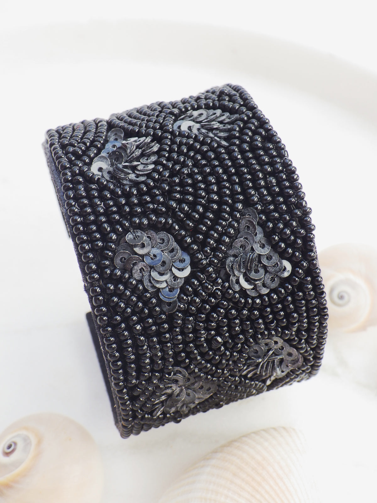 SALE - Armreif - Schwarze Blumen #36