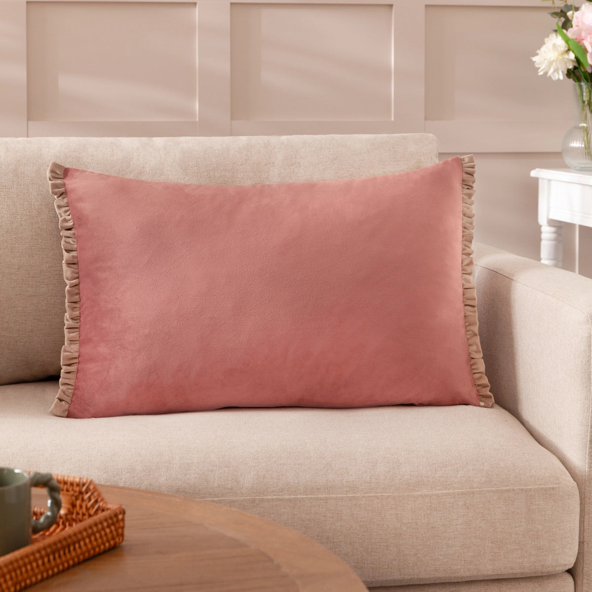 SALE - Kissenhülle Rosa Samt mit Volant