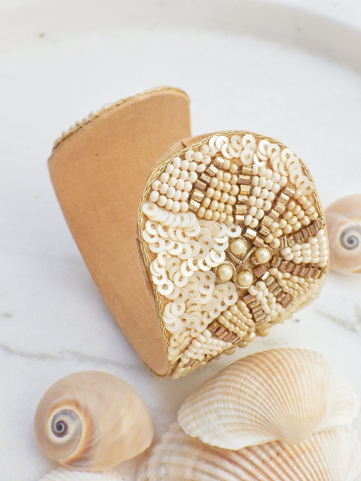 SALE - Armreif - Beige/goldene Welle #24